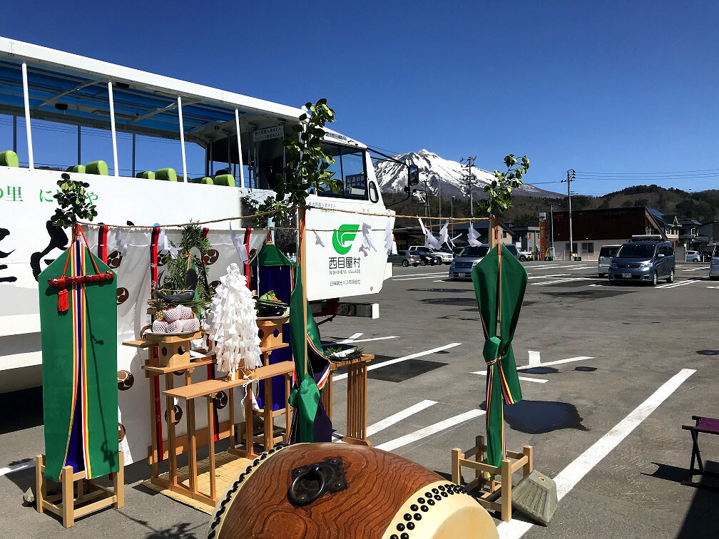 ～ 水陸両用バス「津軽白神号」安全祈願祭 ～