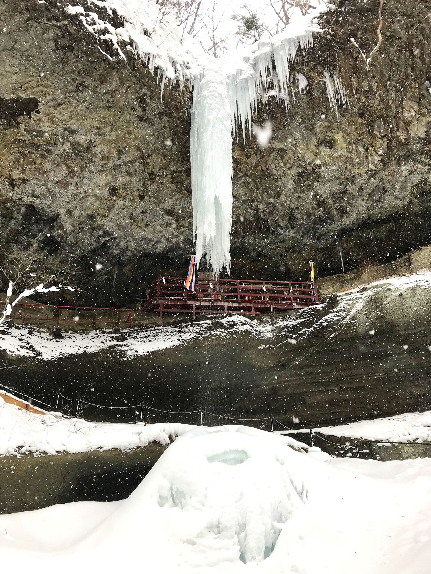 ～乳穂ヶ滝の結氷状況！～