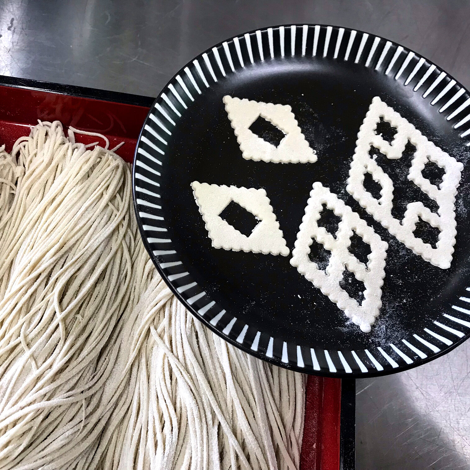 【こぎん柄そばの実験をしてみました!】